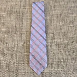 Lovely Saks Fifth Avenue Tie